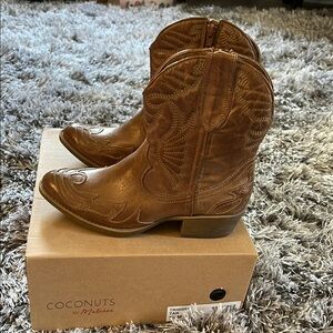 Coconuts by Matisse Brown Western Boots